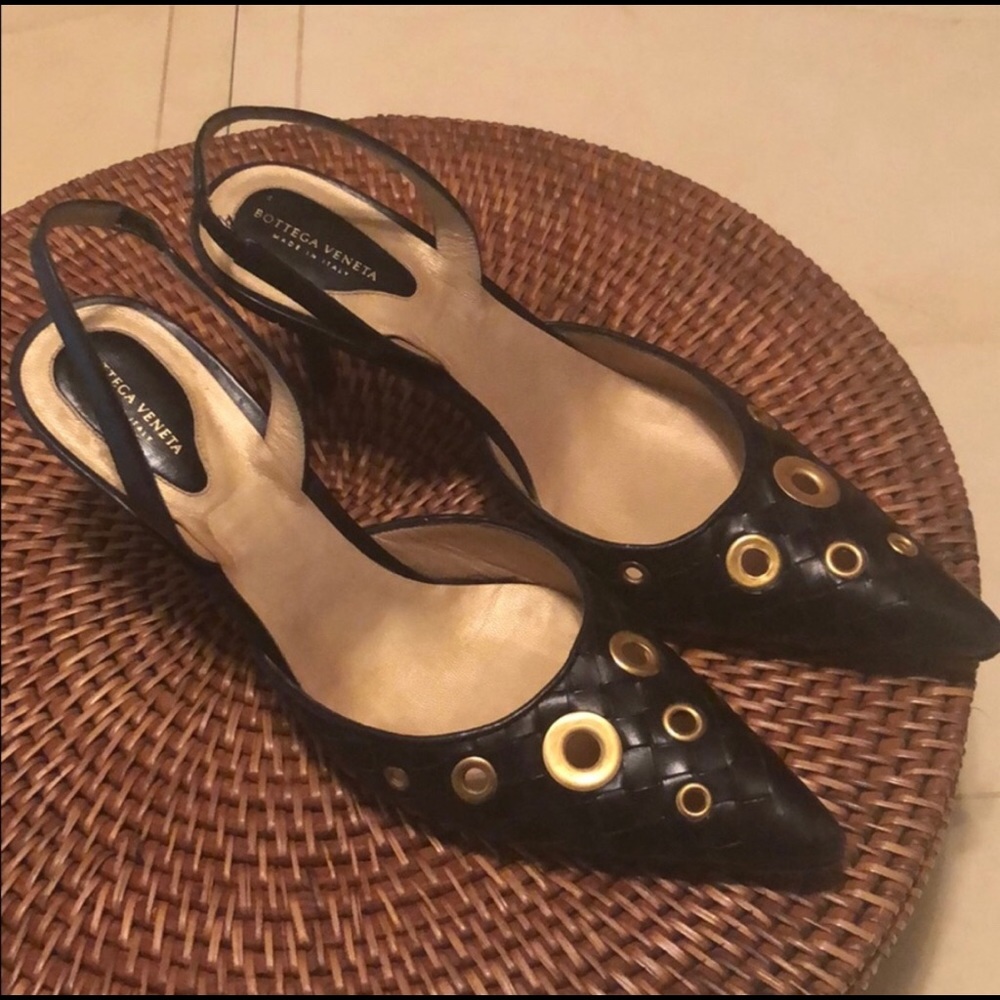 Bottega Veneta size 36.5 woven leather heels.